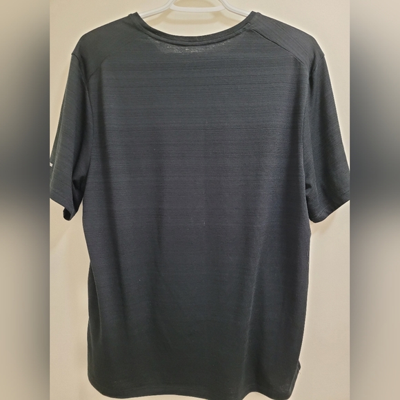 Mens Nike TShirt - Picture 2 of 3